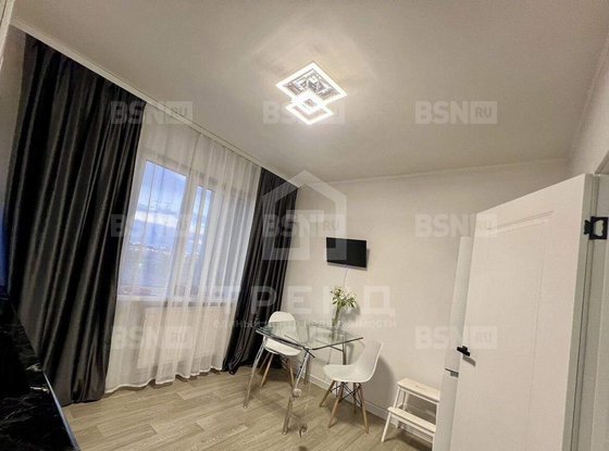 Продажа трехкомнатной квартиры - Маршала Казакова улица, д.32 
