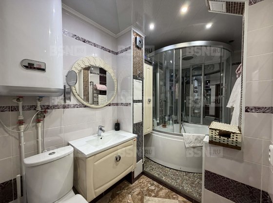 Продажа трехкомнатной квартиры - поселок Шушары, Центральная улица, д.8, корп.3 