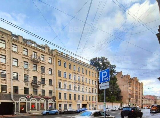 Продажа трехкомнатной квартиры - 9-я В.О. линия, д.32 