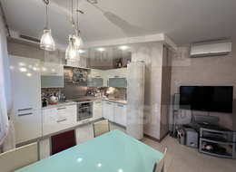 Продажа трехкомнатной квартиры - Аврова улица, д. 26, к. 1 