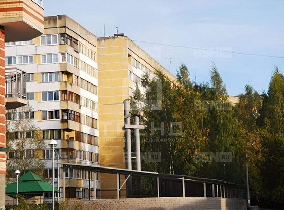 Продажа трехкомнатной квартиры - Кингисепп, Жукова улица, д.12, а 