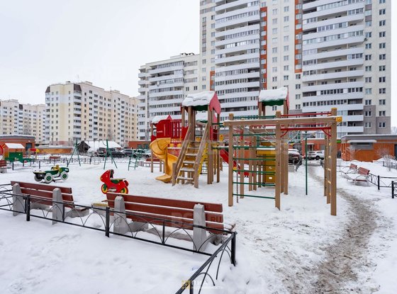 Продажа четырехкомнатной квартиры - поселок Парголово, Тихоокеанская улица, д.1, корп.1 стр 1 