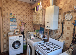 Продажа комнаты в трехкомнатной квартире - Ленинградская область, Гатчинский район, Гатчина г., Крупской ул., д.4 