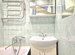 Продажа четырехкомнатной квартиры - Россия, Ленинградская область, Гатчинский район, Гатчина г., Крупской ул., 5 