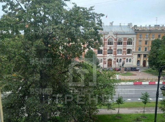 Продажа трехкомнатной квартиры - Большой В.О. проспект, д.44 