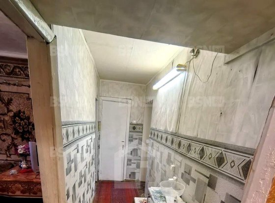 Продажа трехкомнатной квартиры - городской поселок Назия, Есенина улица, д.5 