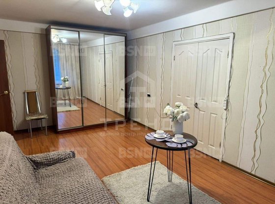 Продажа трехкомнатной квартиры - Бассейная улица, д.77 