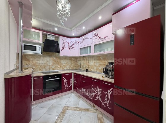 Продажа трехкомнатной квартиры - поселок Шушары, Центральная улица, д.8, корп.3 