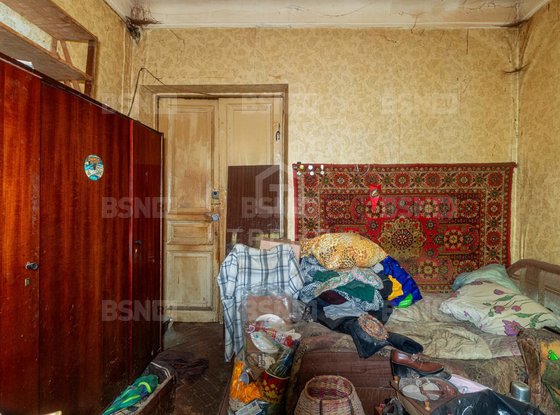 Продажа трехкомнатной квартиры - 1-я В.О. линия, д.40 