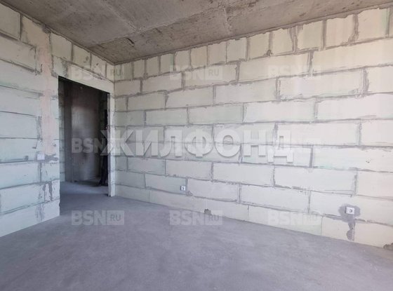 Продажа трехкомнатной квартиры - поселок Шушары, Окуловская улица, д.18, стр1 