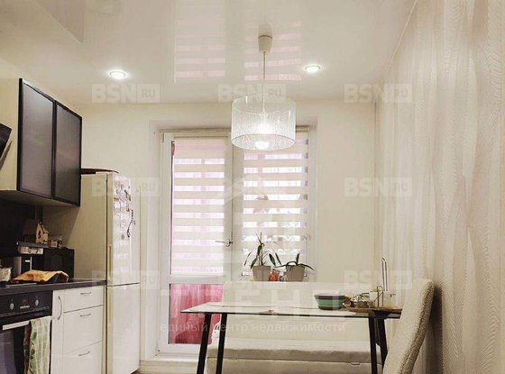 Продажа трехкомнатной квартиры - поселок Новогорелово, Современников улица, д.7 